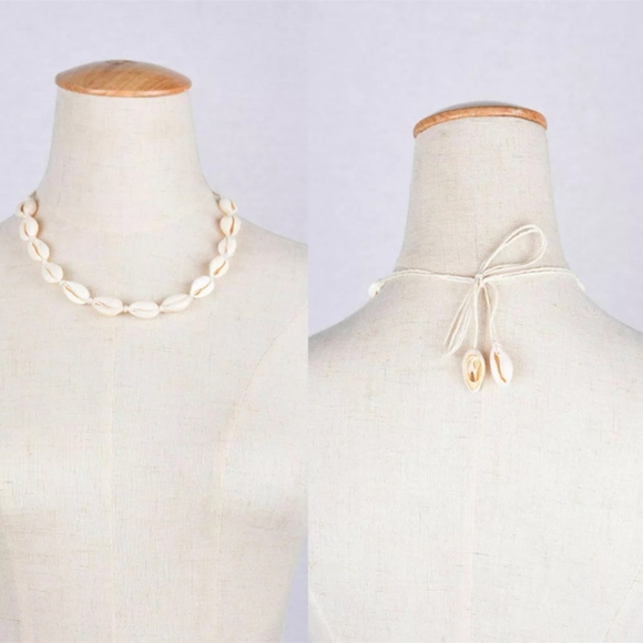 'Shoreline' White Shell Beach Choker Necklace - Picture 3 of 11